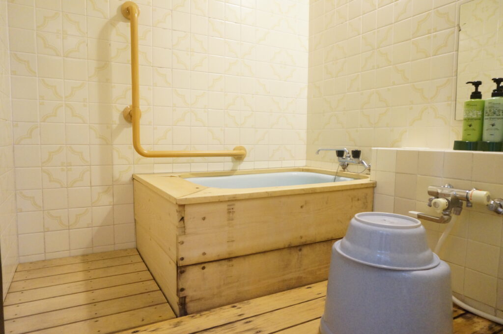 老朽化が目立ってきていました。